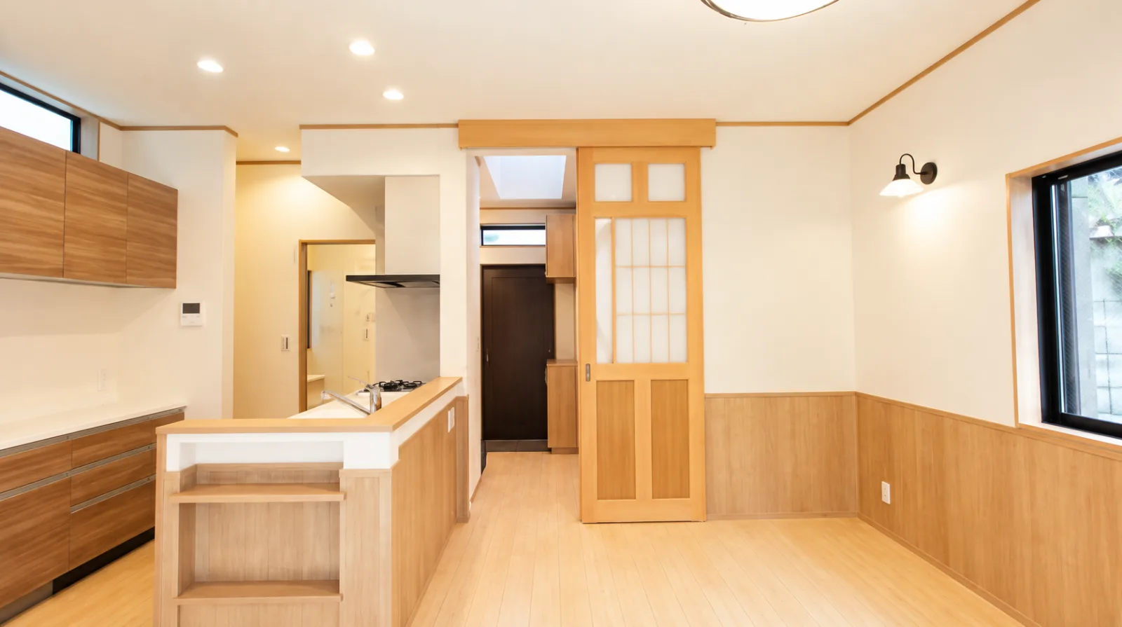 和の趣と暮らしやすさを大切にした新築住宅